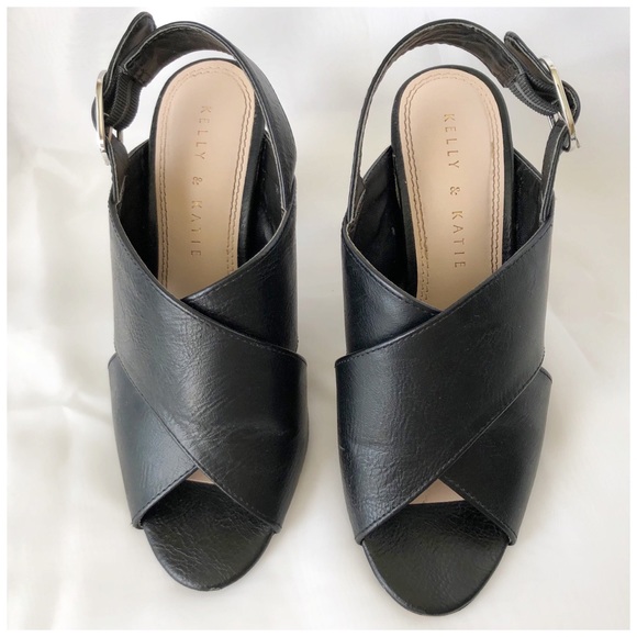 Kelly And Katie ♥️ Astalia Sandals - Picture 10 of 10